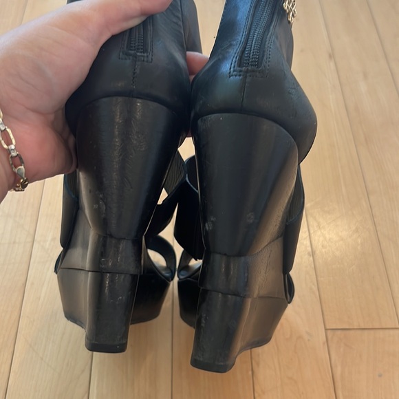 DVF wedges - Picture 3 of 4